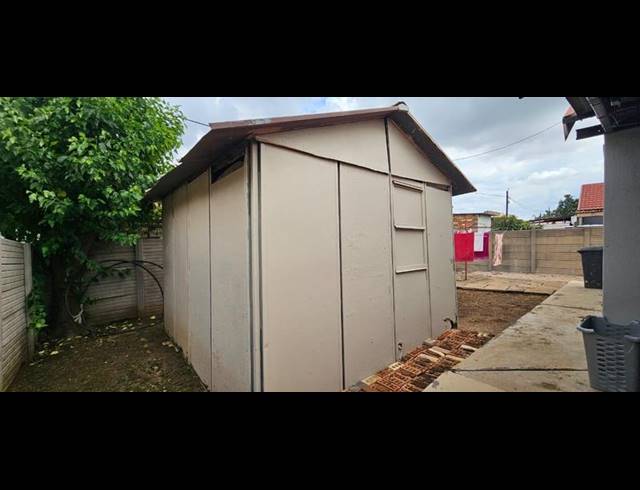 2 BEDROOM HOUSE FOR SALE IN LOTUS GARDENS